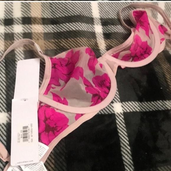 Calvin Klein Bra - Picture 3 of 3